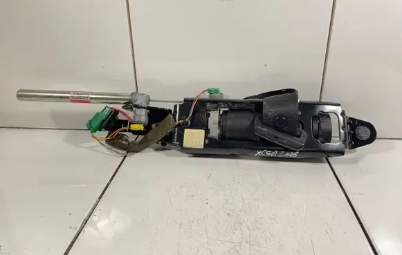 Volvo XC60 Front seatbelt 39811171