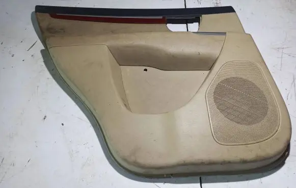 Hyundai Santa Fe Rear door card panel trim 833302B020 H5C0002 20070512