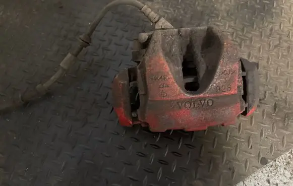 Front brake caliper