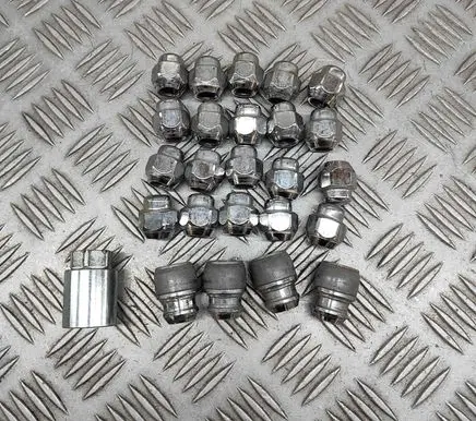 Mazda MX-30 Nuts/bolts B00237160B