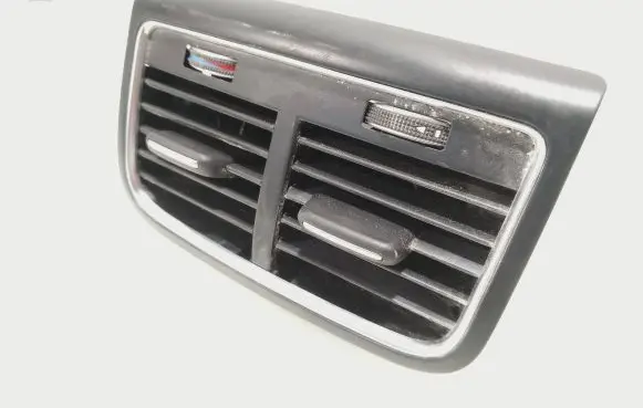 Rear air vent grill