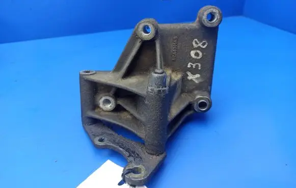 Jaguar XJ X308 Power steering pump mounting bracket NCA8301AB