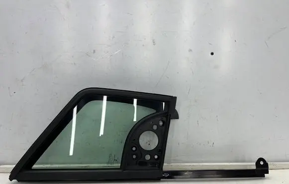 Opel Combo E Front door vent window glass four-door 9818042180