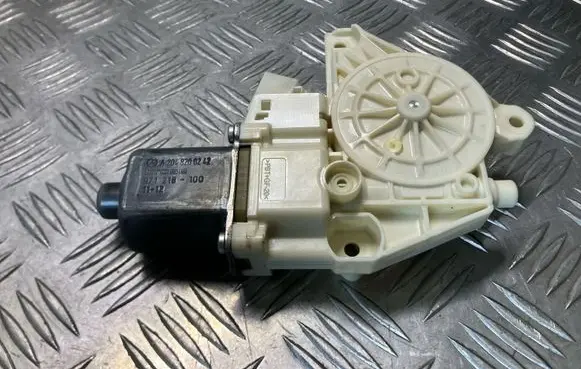 Mercedes-Benz C W204 Front door window regulator motor A2048200242