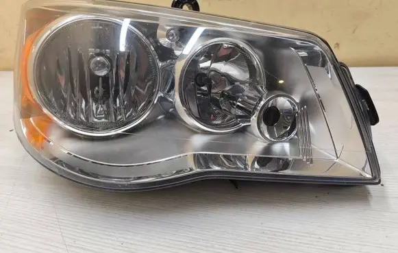 Chrysler Town & Country V Headlight/headlamp 05113336AD 41831A 1EJ26306002