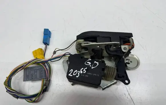 Mercedes-Benz Vaneo W414 Rear door lock A4147300335 240103