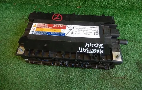 Maserati Ghibli Car battery 670173414