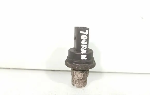 Volkswagen Touran I Air conditioning (A/C) pressure sensor 