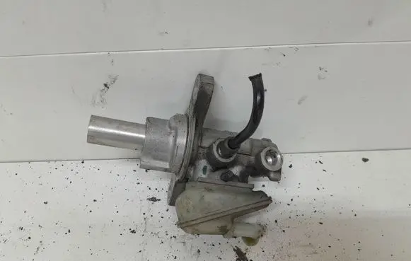 Honda CR-V Master brake cylinder 0204051557