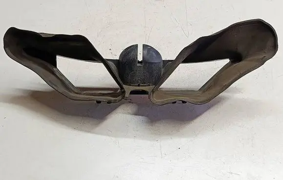 Renault Captur Intercooler air guide/duct channel 214B32587RU5 214B32587R