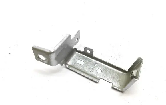 Volvo XC40 Fender mounting bracket 31469374
