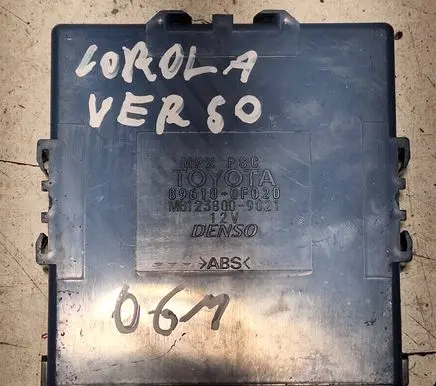 Toyota Corolla Verso AR10 Combustion control unit/module 896180F020 MB1238009021