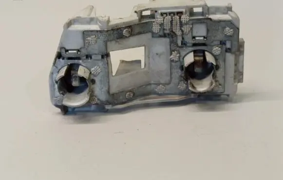 Audi A4 S4 B7 8E 8H Tail light bulb cover holder 484572