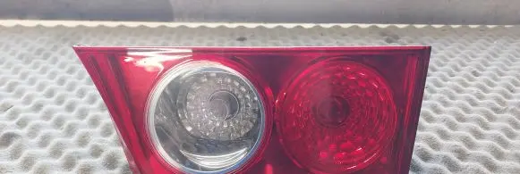 Tailgate rear/tail lights