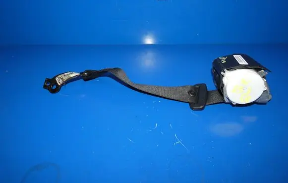Mercedes-Benz GLC X253 C253 Middle seatbelt (rear) 