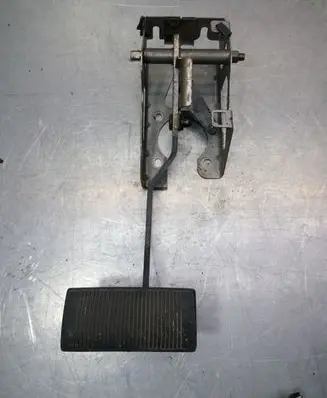 Chrysler Sebring (ST-22 - JR) Brake pedal 353AB354031