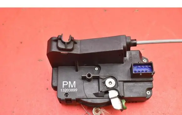 Opel Meriva A Front door lock 13203899