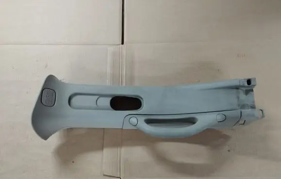 Chrysler Town u0026 Country V (C) pillar trim C289005AF