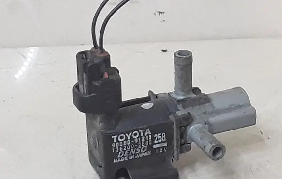 Toyota Corolla E120 E130 Turbo solenoid valve 9008091218 1362002580