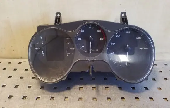 Seat Altea XL Speedometer (instrument cluster) 1P0920953C