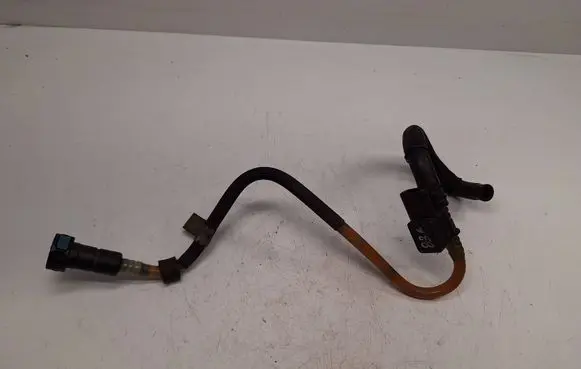 BMW 3 E90 E91 Fuel line pipe 13537800670 13534734909