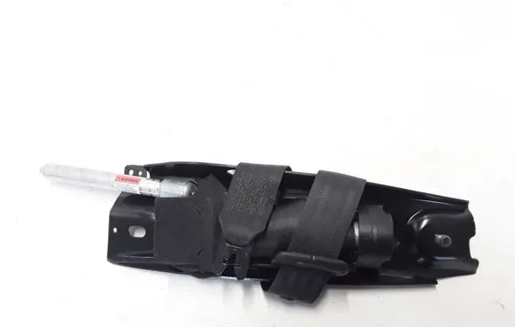 Volvo V70 Front seatbelt 39818791