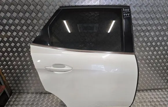 Peugeot 3008 II Rear door B0NN9