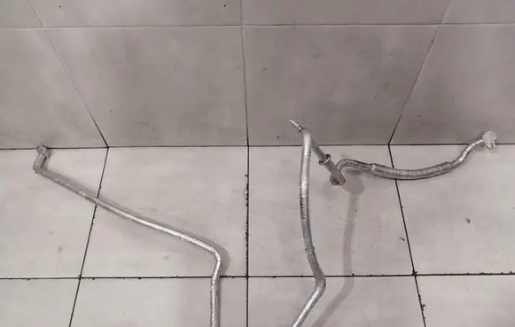 Aston Martin DB9 Air conditioning (A/C) pipe/hose CD3319A705CA
