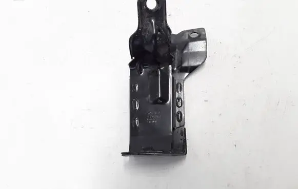 Volvo XC60 Radiator mount bracket 31261931
