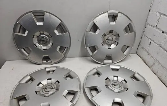Opel Astra H R16 wheel hub/cap/trim 13117059 13117061 13117060