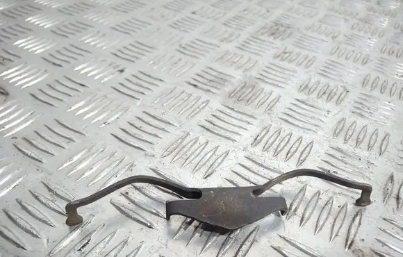 Saab 9-3 Ver2 Front brake pad spring 