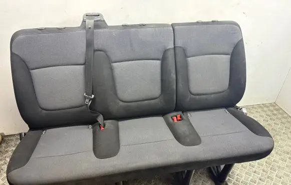 Opel Vivaro Second row seats 