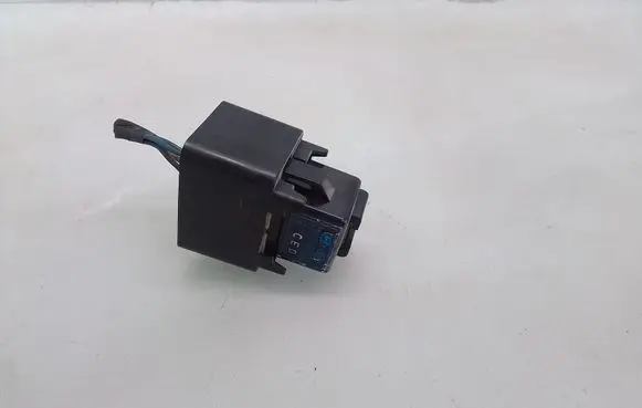 Hyundai i30 Hazard warning light relay 955501E000