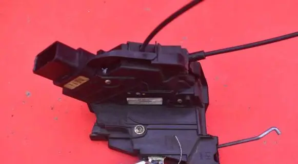 Mazda 3 I Front door lock 3N6A-A21813KP