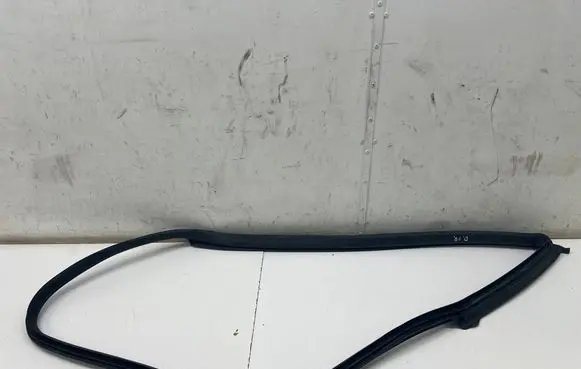 Maserati Ghibli Front door rubber seal 