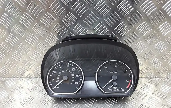 BMW 1 E81 E87 Speedometer (instrument cluster) 1041568