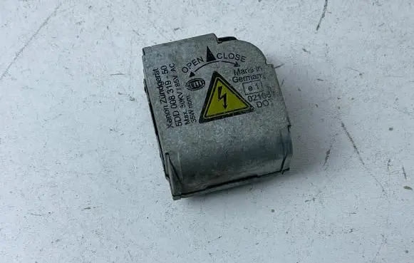 Audi A6 S6 C6 4F Headlight/headlamp 5DD00831950 30KV785VAC