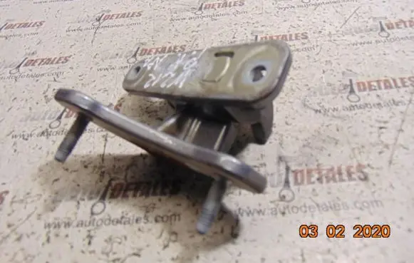 Mercedes-Benz E W212 Front door upper hinge