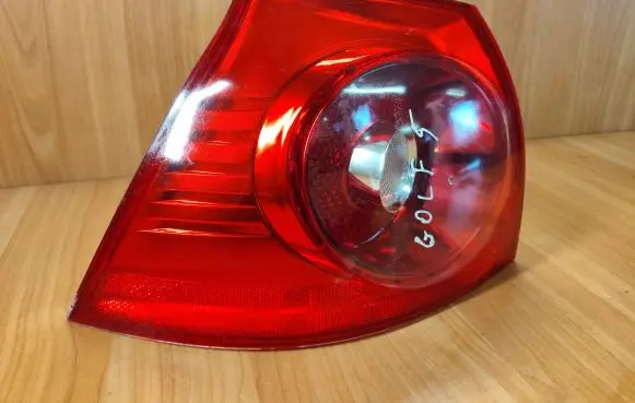 Volkswagen Golf V Rear/tail lights 1K6945095E