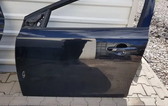Volvo V40 Front door 