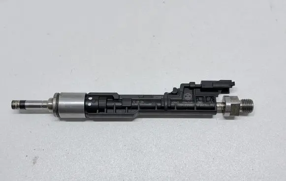 BMW 3 F30 F35 F31 Fuel injector 7639994 13647639994