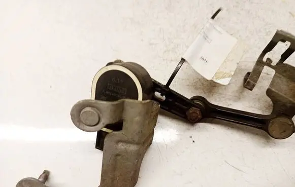 Mercedes-Benz E W212 Front height sensor lever A0009053704