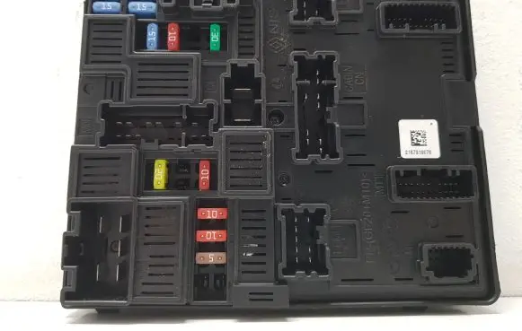 Nissan X-Trail T32 Fuse module 284B75NA0A 50NG12F04