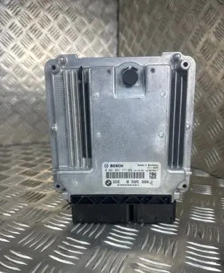 BMW 5 F10 F11 Engine control unit/module 8585380 0281031777 1039S78517
