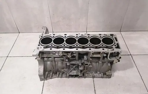 Mercedes-Benz S W222 Engine block A2560102103