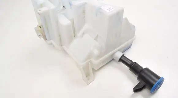 Jaguar I-Pace Windshield washer fluid reservoir/tank M9D317B613A