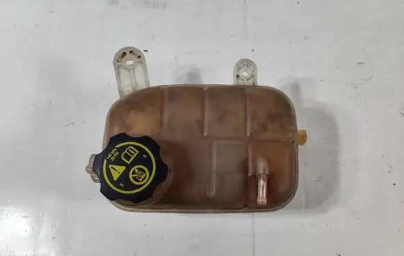 Coolant expansion tank/reservoir