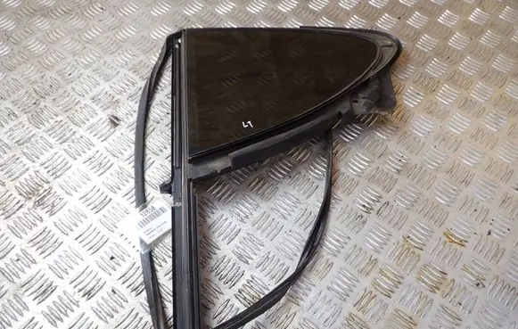 Porsche Panamera (970) Rear vent window glass 97054431105 91154610