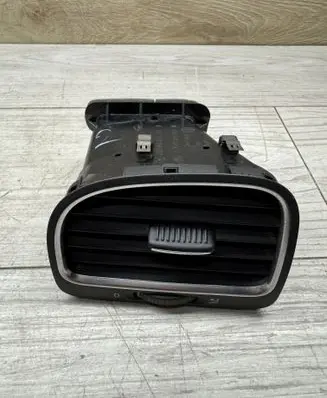 Volkswagen Golf VI Dashboard side air vent grill/cover trim 5K0819703 5K0819709