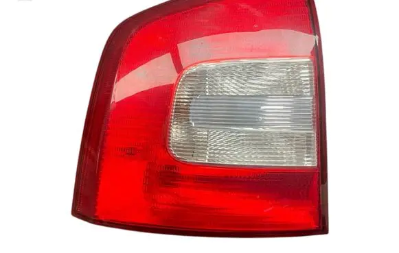 Skoda Octavia Mk2 (1Z) Rear/tail lights 275901